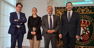 Autoridades durante el acto de inauguración