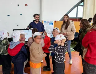 Miembros de la ESI en la Feria Rural