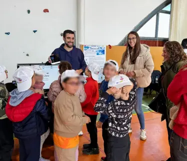 Miembros de la ESI en la Feria Rural
