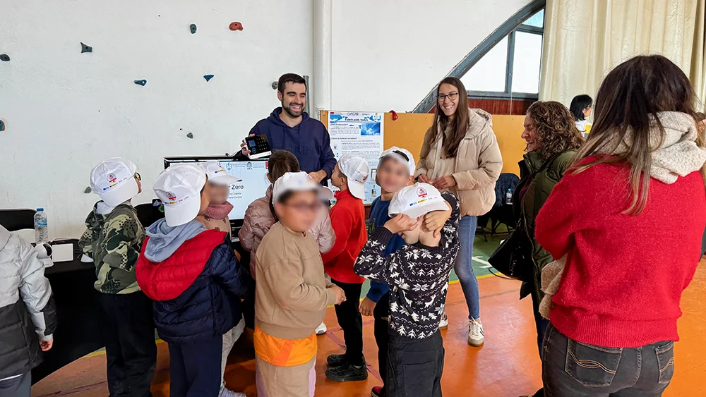 Miembros de la ESI en la Feria Rural