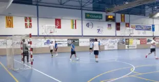 estudiantes de la esi jugando la final de fútbol sala