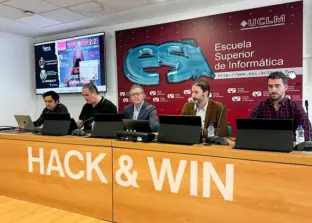organizadores hack and win y miembros de la directiva