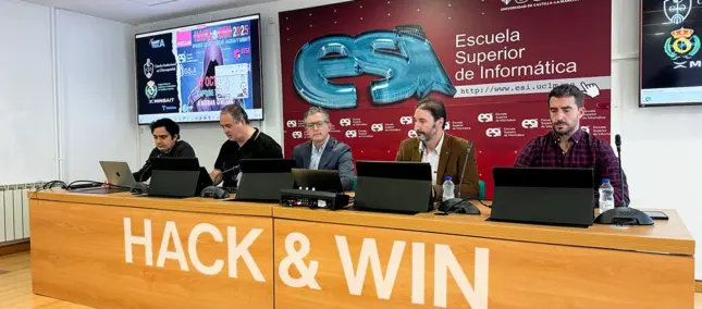 organisateurs et membres du conseil d'administration de Hack and Win