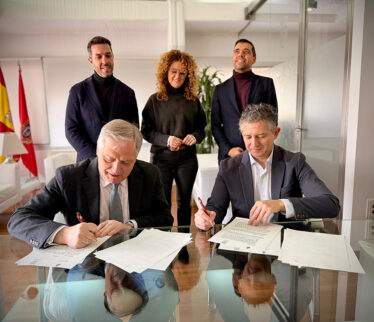 Francisco Cañizares y Crescencio Bravo firmado el convenio