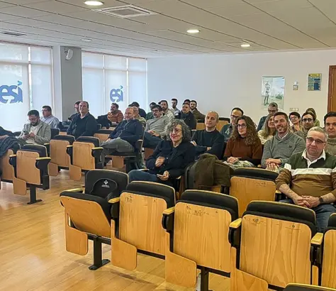 Asistentes al garaje de la ESI