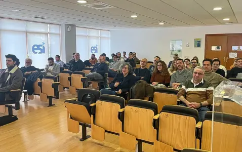 Asistentes al garaje de la ESI