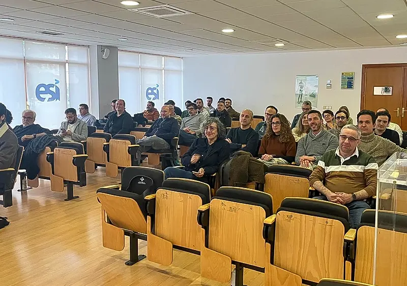 Asistentes al garaje de la ESI