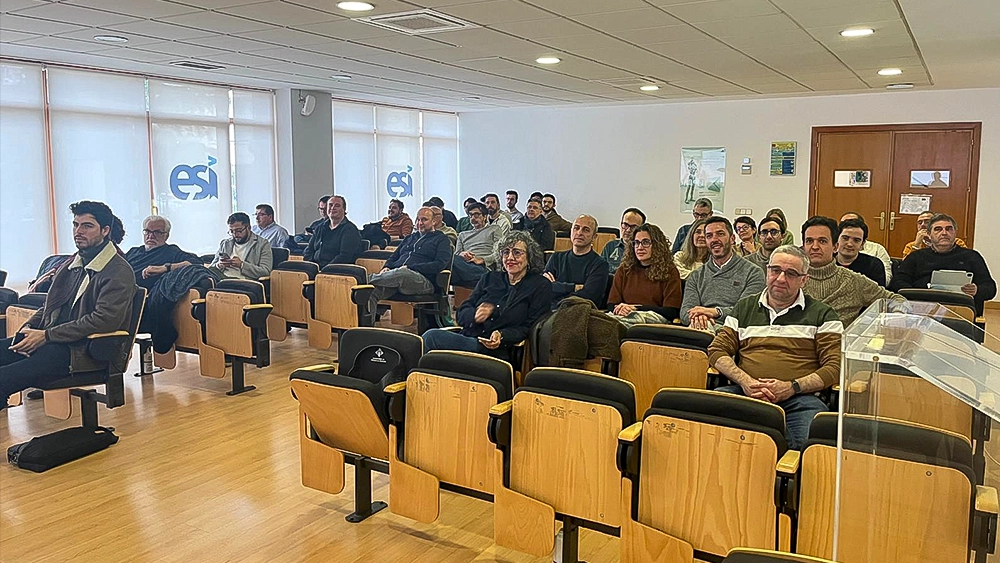 Asistentes al garaje de la ESI