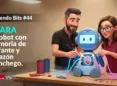 Ramón Hervas y Laura Villa manipulando un robot