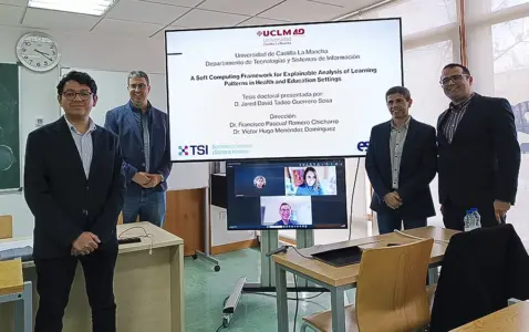 Jared Guerrero tras la defensa de su tesis doctoral