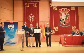 瓜達露佩接受獎項