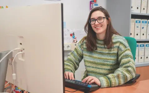 Laura Villa en el laboratorio