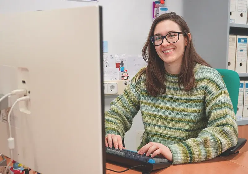 Laura Villa en el laboratorio