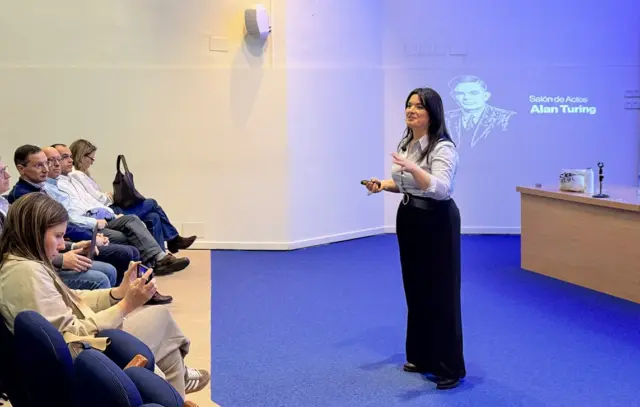 Isabel Rodríguez Olivar durante la conferencia