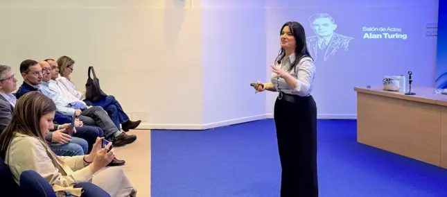 Isabel Rodríguez Olivar durante la conferencia