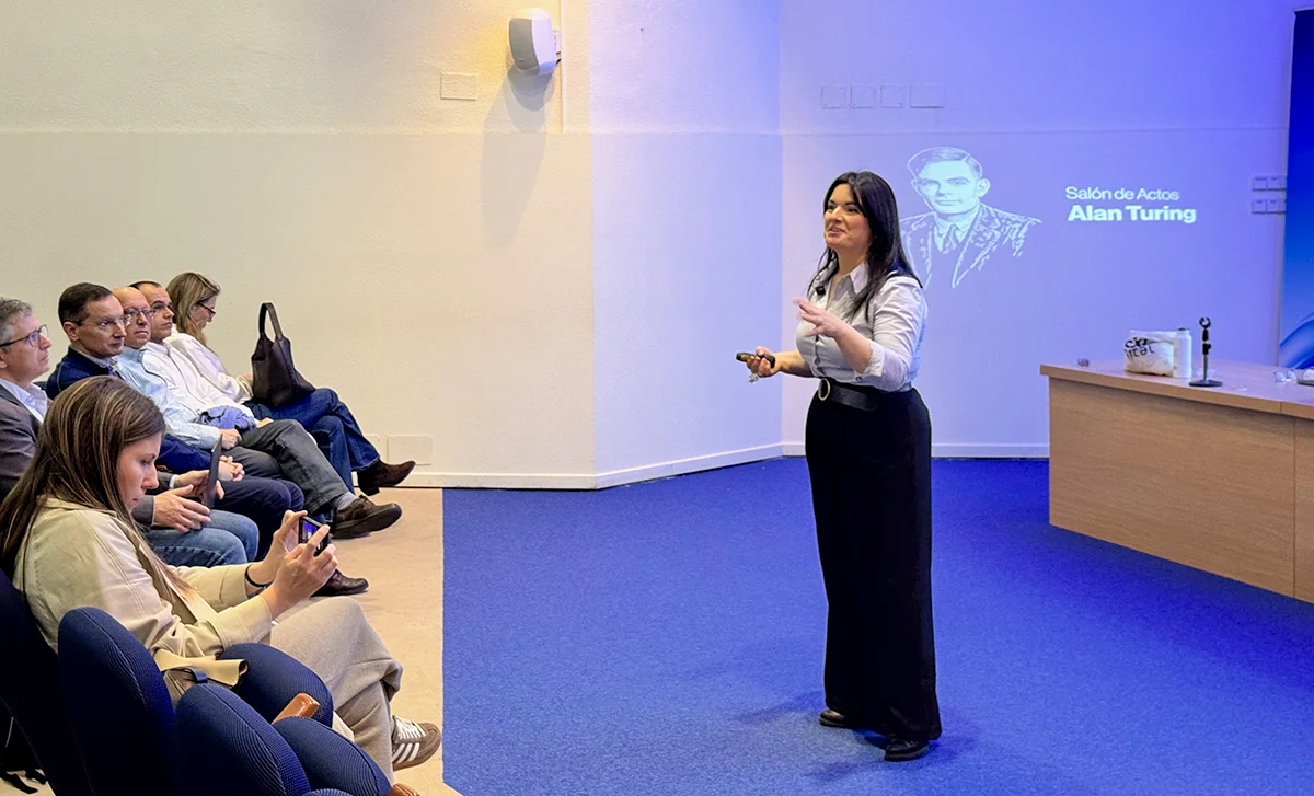 Isabel Rodríguez Olivar durante la conferencia