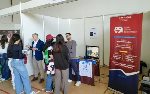 Profesores de la ESI en la Feria de Empleo de Valdepeñas