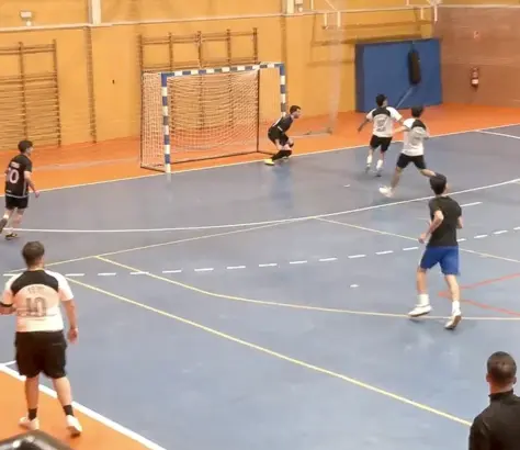 Jugadores de la ESI disputando la final de fútbol Sala 2026