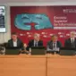 autoridades en la presentación del acto