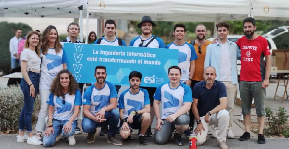 Participantes de la ESI en Ciencia en la Calle.