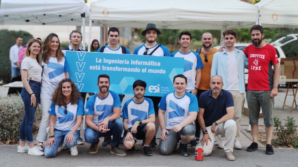 Participantes de la ESI en Ciencia en la Calle.