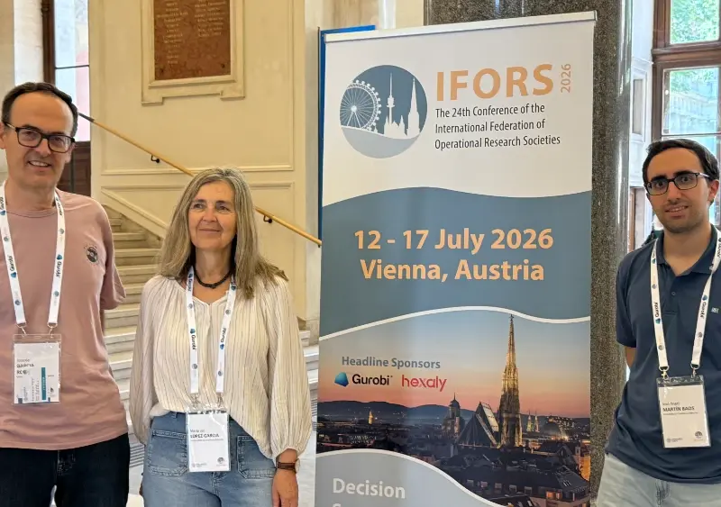 Profesores de la ESI durante su participación en IFORS 2026