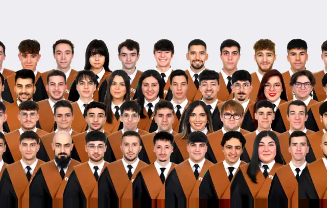 Estudiantes que defienden su TFG en julio de 2026