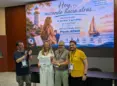 Marcela recibiendo el premio AENUI