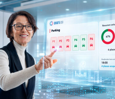 Soledad Escolar interactuando con el dashboard