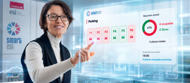 Soledad Escolar interactuando con el dashboard