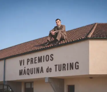 Alan turing sobre el tejado de la esi