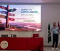 Julio Alberto López impartiendo la docencia