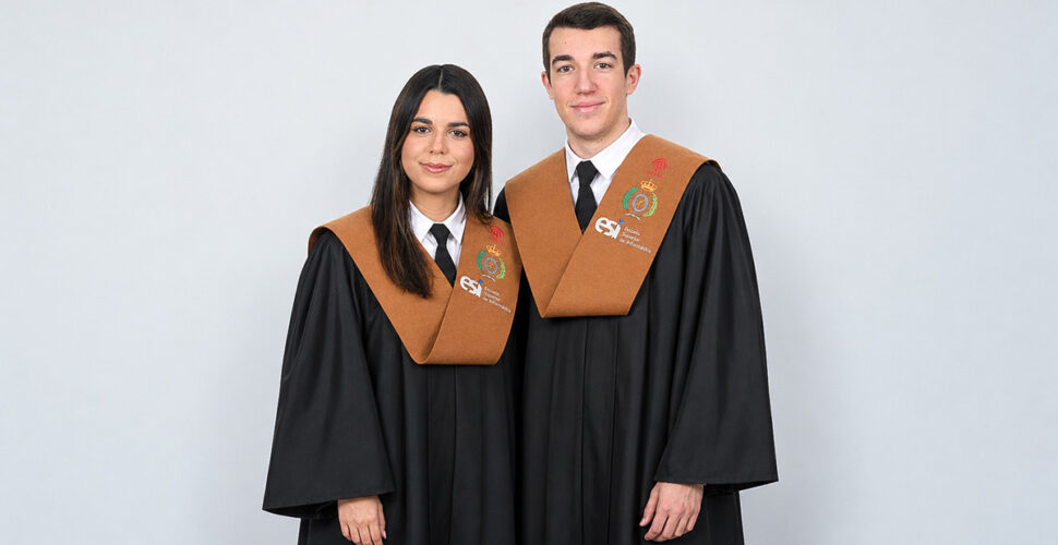 Rodrigo y Lucía estudiantes de la ESI