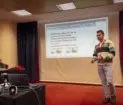 Rubén Grande Exponiendo un proyecto